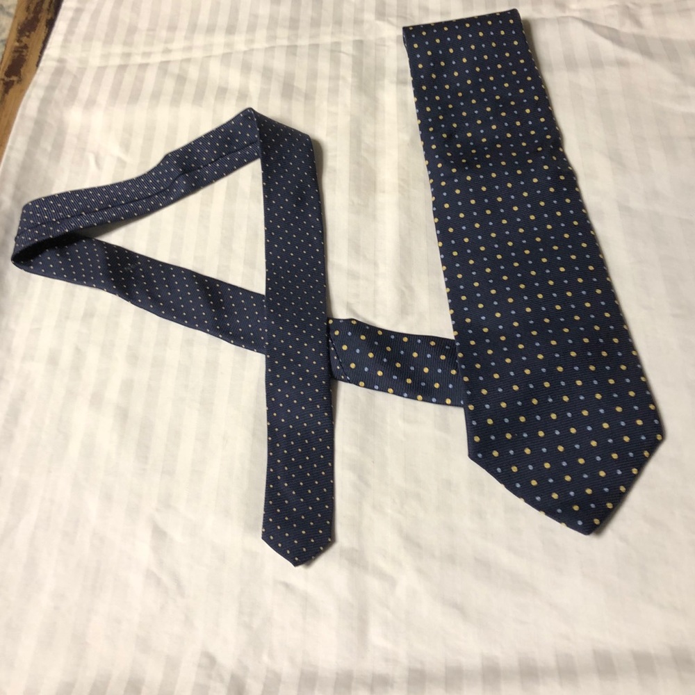 Tommy Hilfiger 100% Silk Tie. Printed in Italy